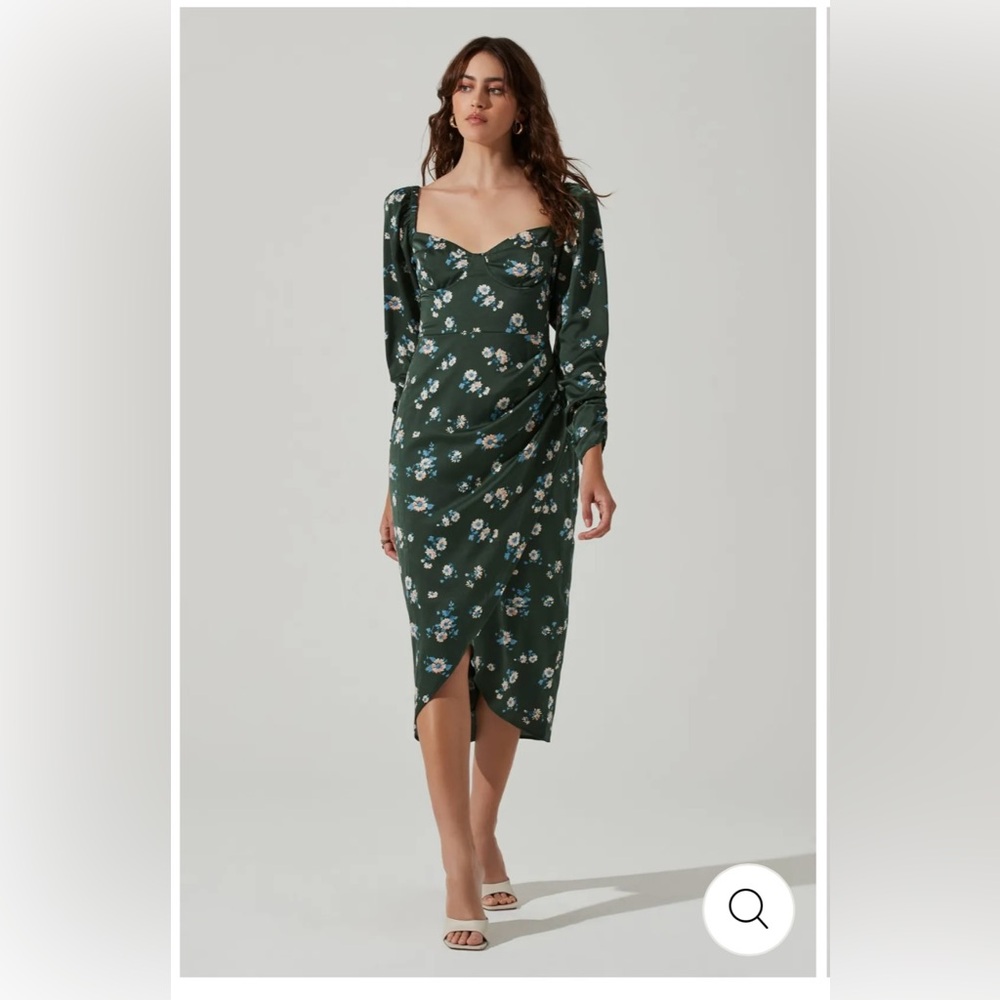 NWT Astr Green Floral Midi Dress